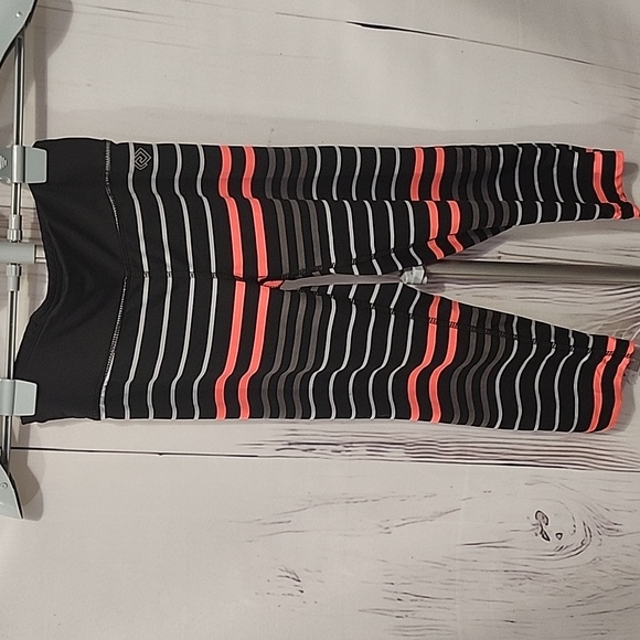 Zelos Workout Set Size 10-12 - Picture 7 of 10